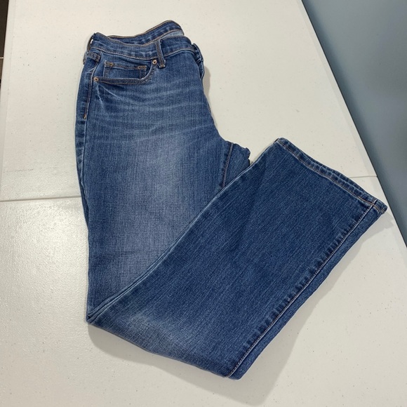 Old Navy Denim - Old Navy Curvy bootcut women’s size 6 short jeans 29”inseam